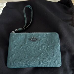 Coach Embossed Dark Green Corner Zip Wristlet NWOT Purse Wallet